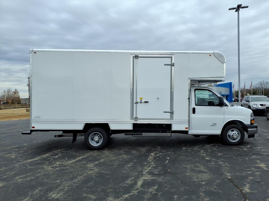 2025 Chevrolet Express Cutaway 4500 2WT