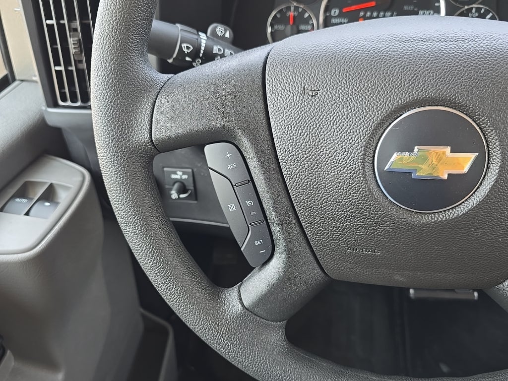 2025 Chevrolet Express Cutaway 4500 2WT