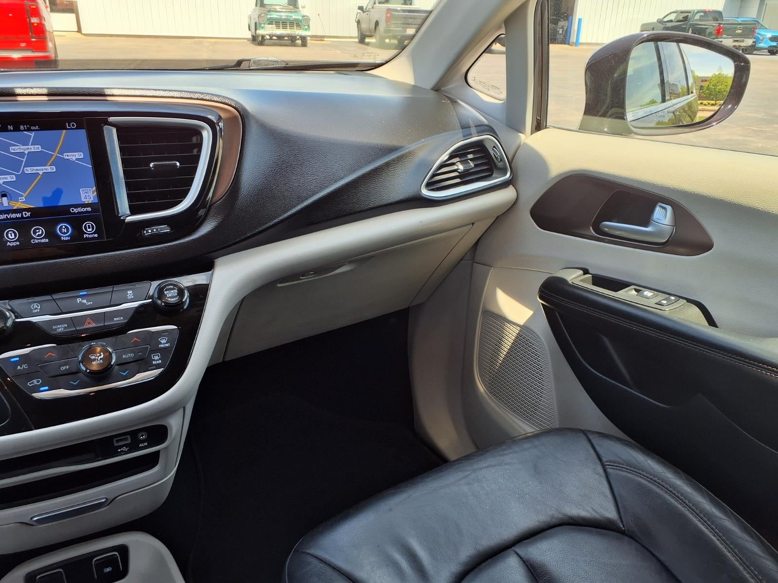 2017 Chrysler Pacifica Touring-L