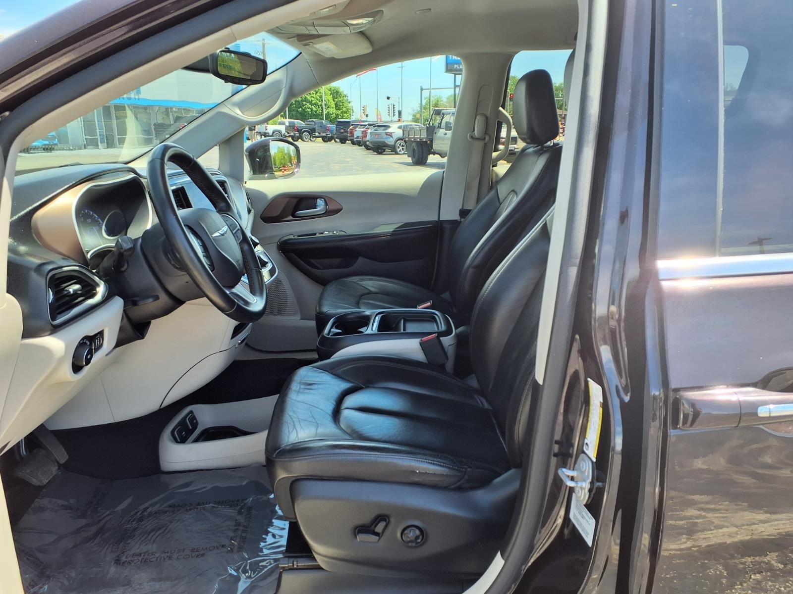 2017 Chrysler Pacifica Touring-L